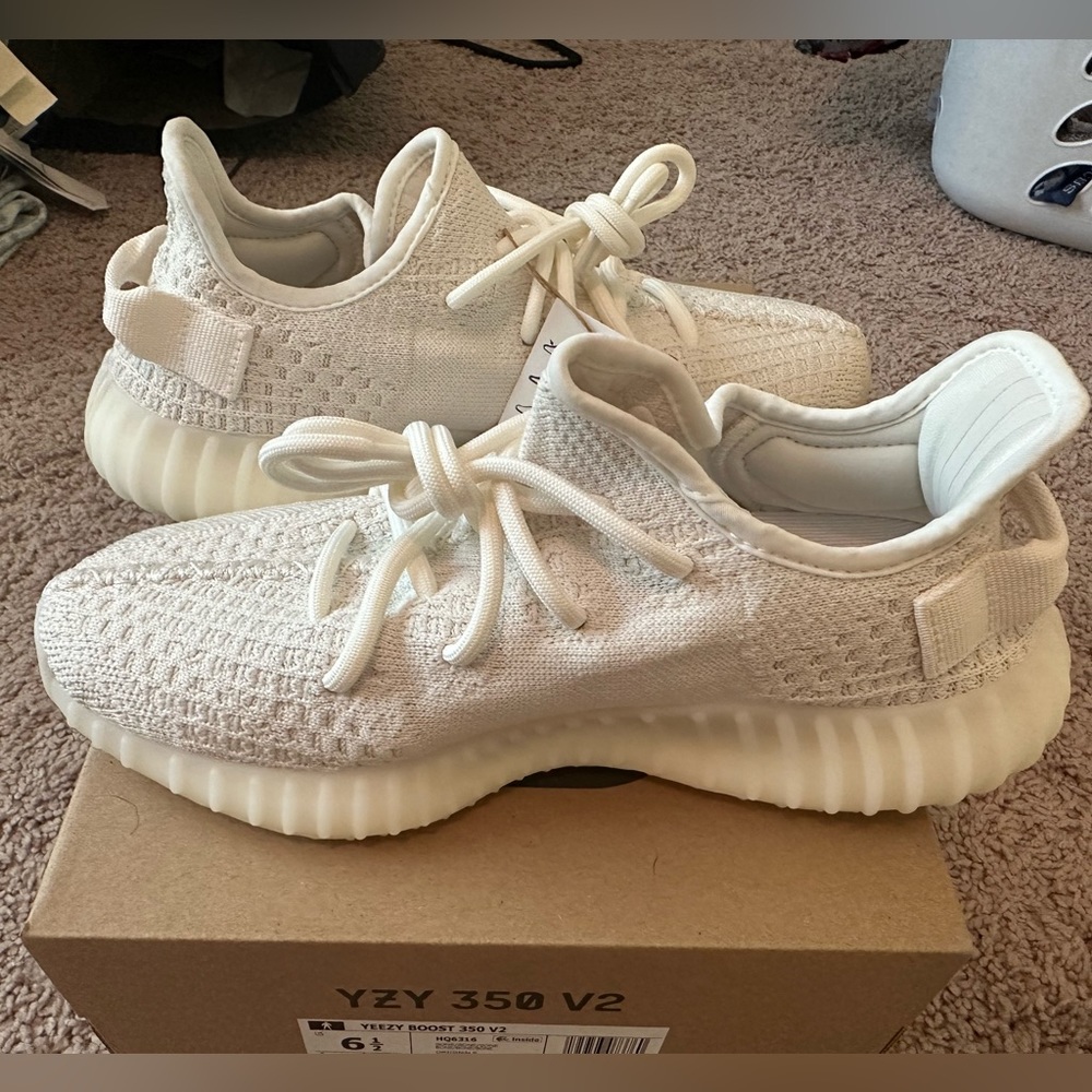 Yeezy Boost 350 v2